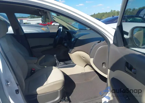 2010 Hyundai Elantra Touring Gls from USA, damaged, VIN KMHDB8AE9AU066184